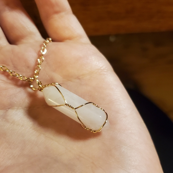 NWOT Pink Quartz Crystal Necklace - Picture 8 of 12